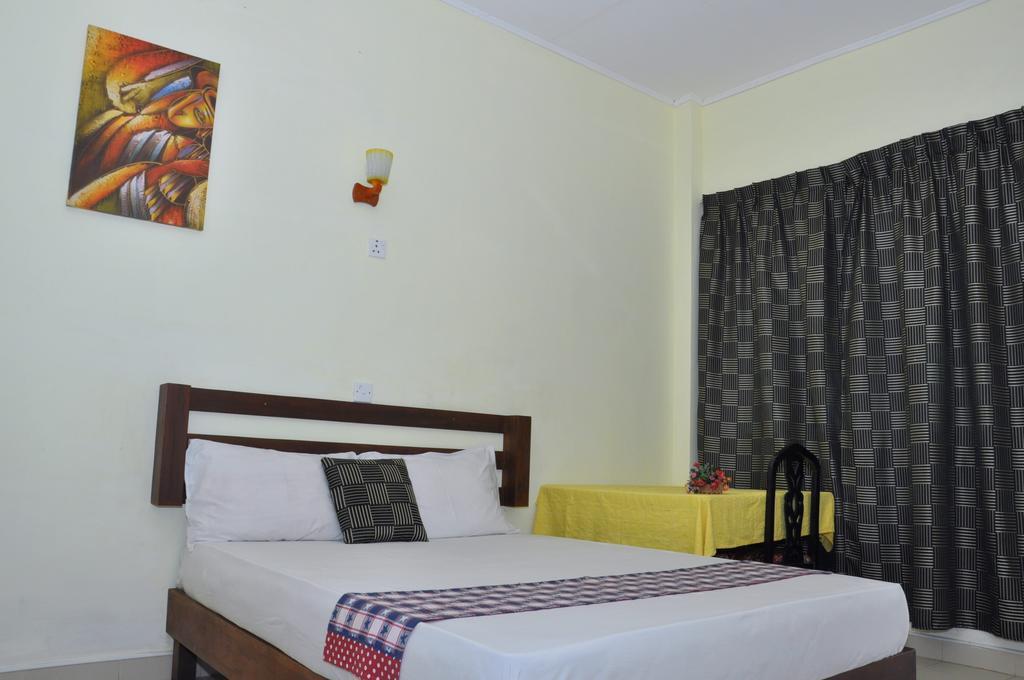 Blumarine Guest House Negombo Szoba fotó