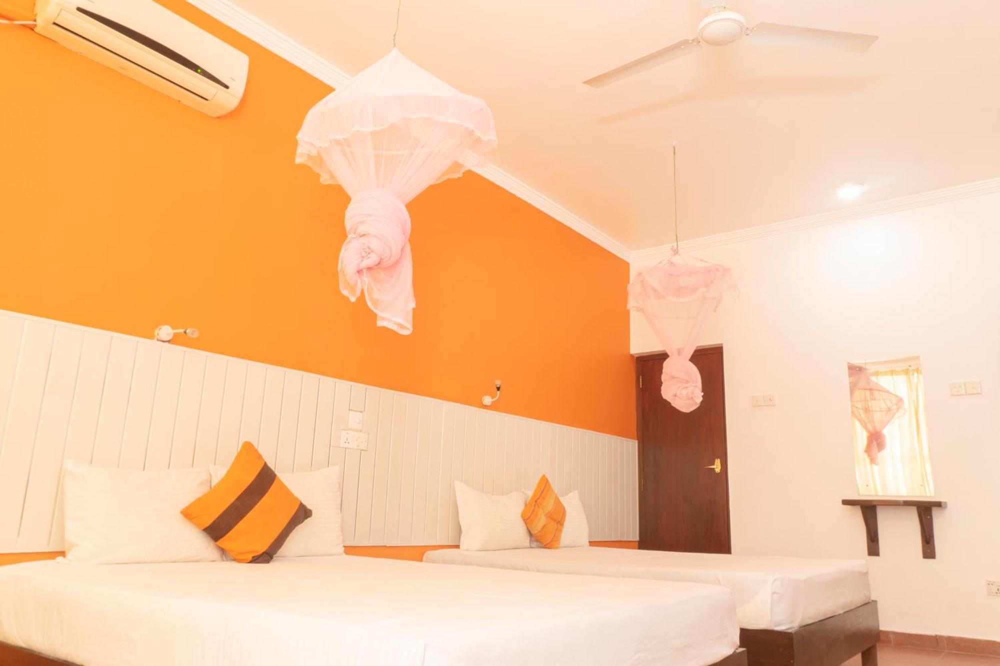 Blumarine Guest House Negombo Szoba fotó